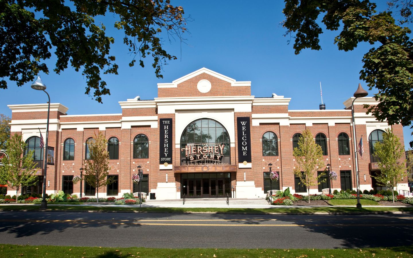 full view of the front of the hershey story museum